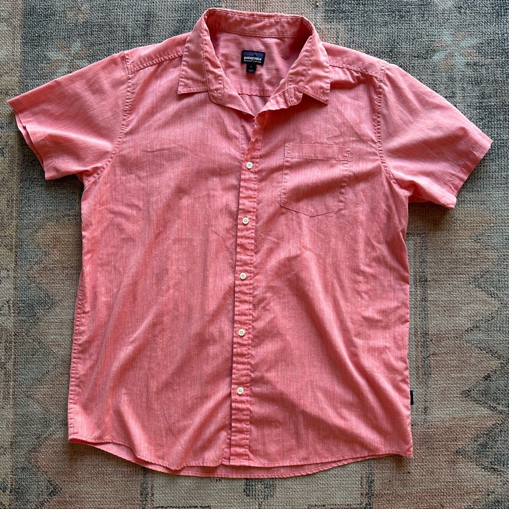 Patagonia Men’s Short-Sleeve Button-Down Organic Cotton Shirt